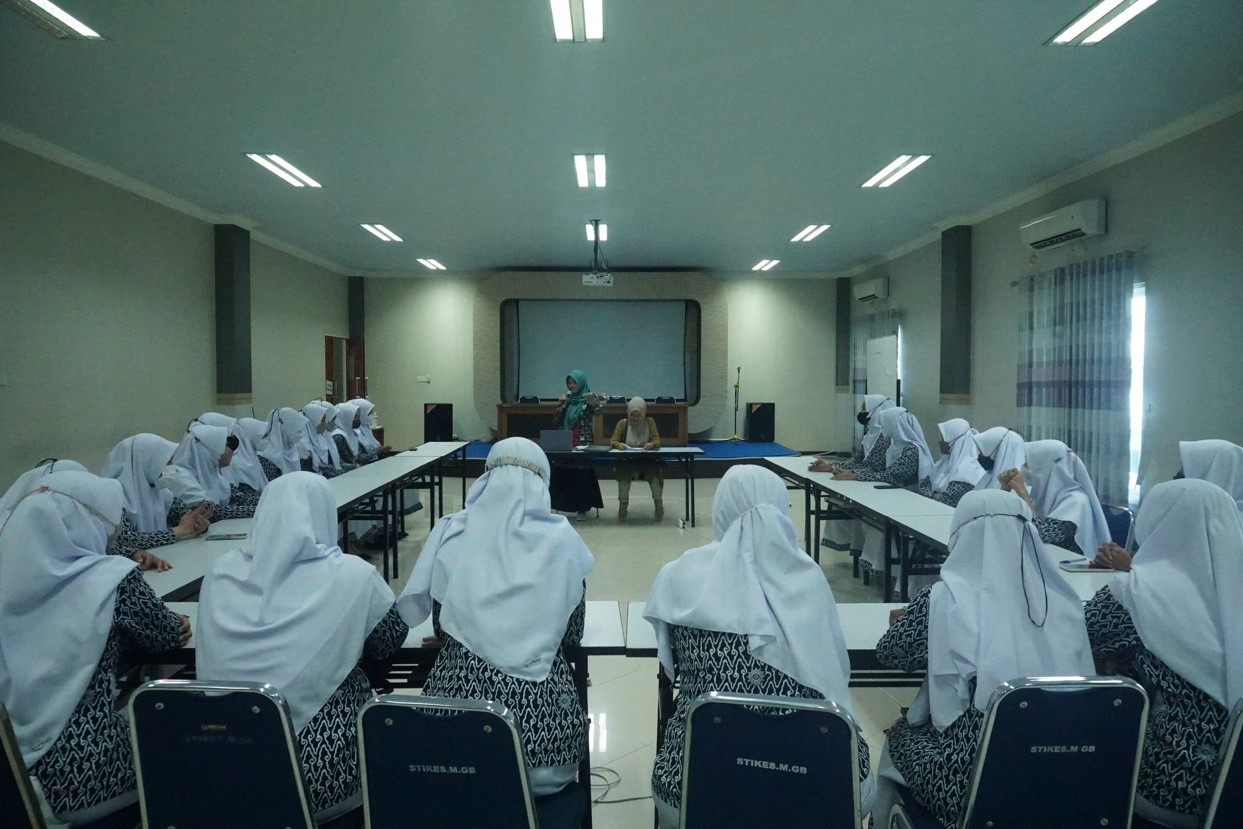 YUDISIUM TINGKAT I SEMESTER GASAL TA 2022/2023 PRODI KEBIDANAN PROGRAM DIPLOMA